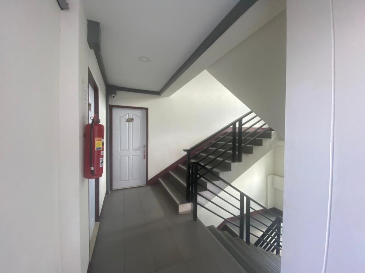 Oyo 1135 Triple A Residence Chiang Mai Buitenkant foto