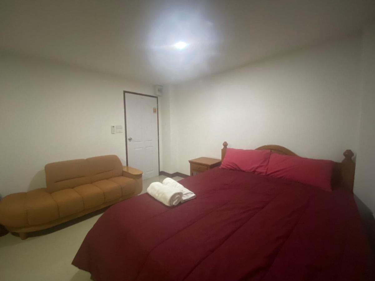 Oyo 1135 Triple A Residence Chiang Mai Buitenkant foto