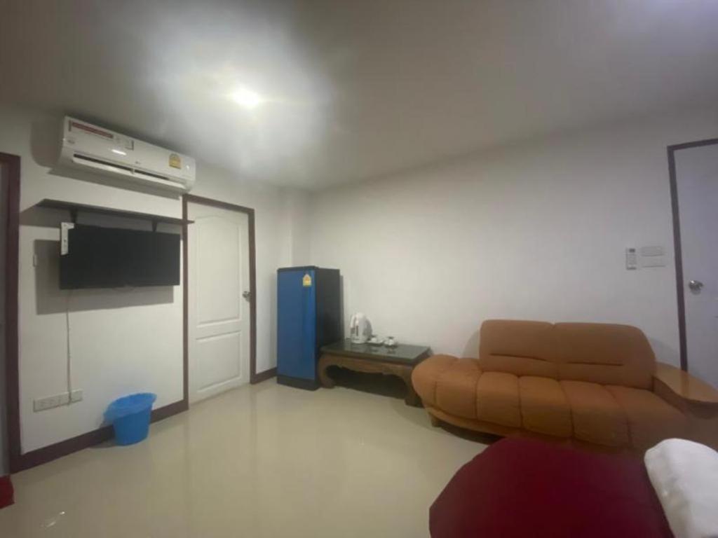 Oyo 1135 Triple A Residence Chiang Mai Buitenkant foto