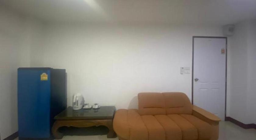 Oyo 1135 Triple A Residence Chiang Mai Buitenkant foto