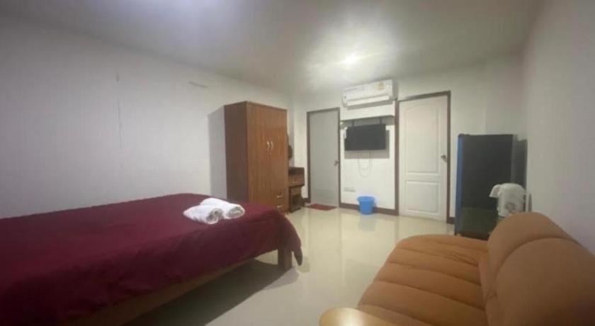 Oyo 1135 Triple A Residence Chiang Mai Buitenkant foto