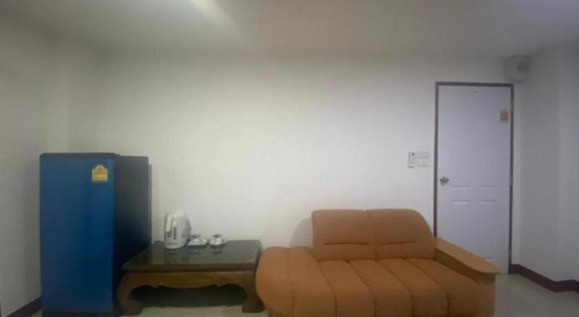 Oyo 1135 Triple A Residence Chiang Mai Buitenkant foto